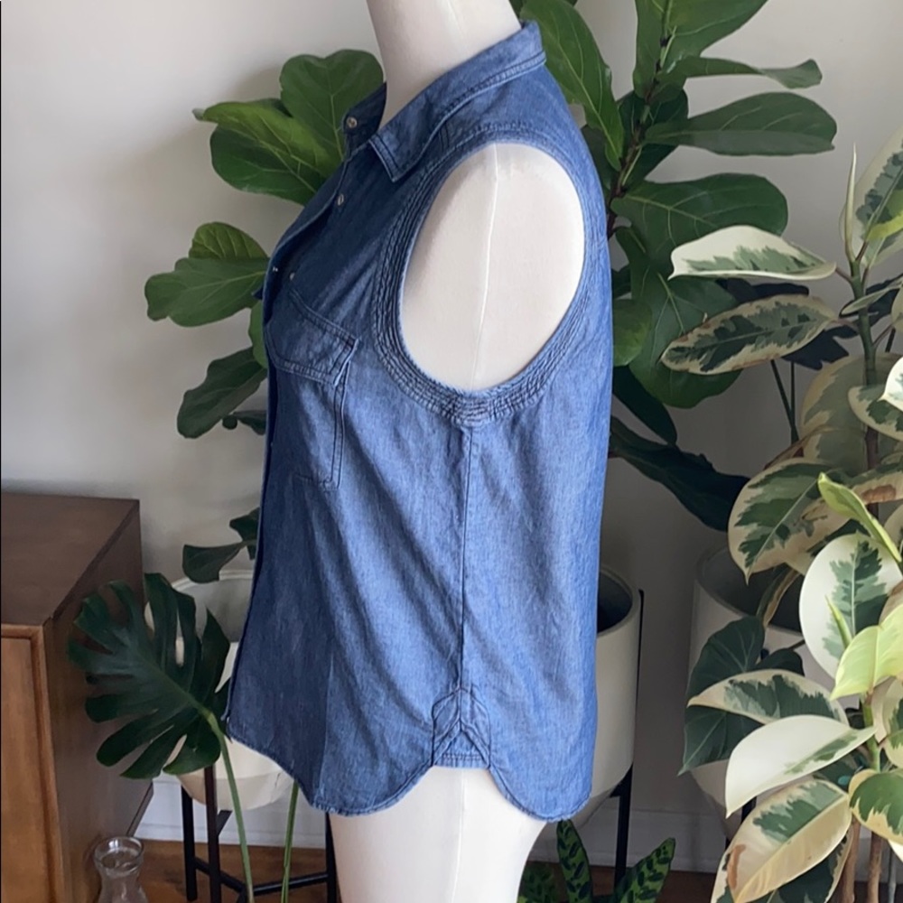 Alc Sleeveless Chambray Button Up - image 5